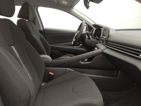 Used 2023 Hyundai Elantra SEL image 21