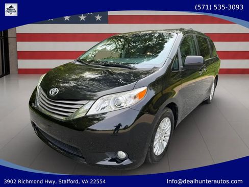 Used 2016 Toyota Sienna XLE Premium FWD image 1