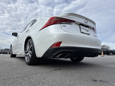 Used 2020 Lexus IS 300 image 8