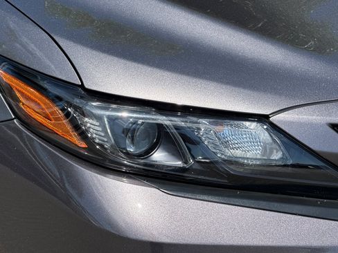 Used 2023 Toyota Camry SE FWD image 11