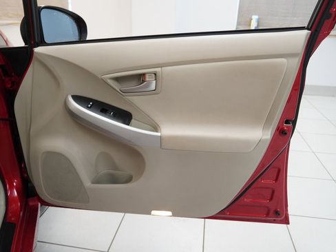 Used 2013 Toyota Prius image 29
