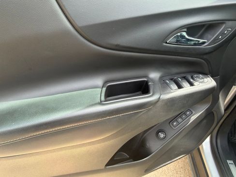 Used 2020 Chevrolet Equinox Premier w/ Premier Redline Edition FWD image 12