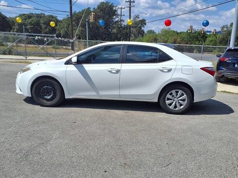 Used 2016 Toyota Corolla LE FWD image 4