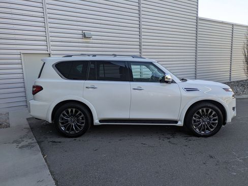 Used 2023 Nissan Armada Platinum w/ Cargo Package image 6