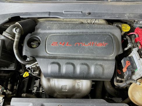 Used 2021 Jeep Compass Latitude FWD image 30