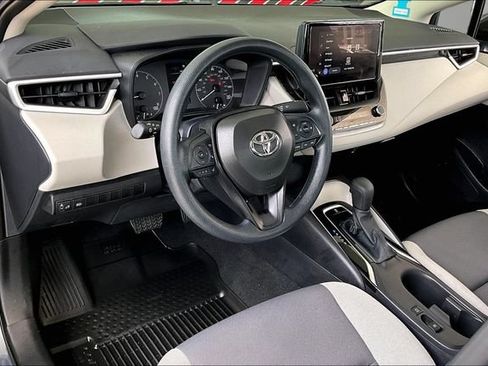 Used 2025 Toyota Corolla LE FWD image 14