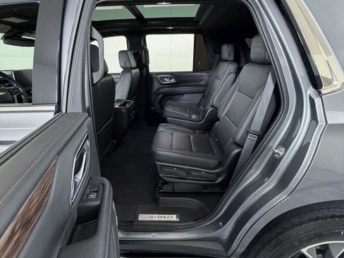 Used 2021 Chevrolet Tahoe LT w/ LT Signature Package RWD image 9