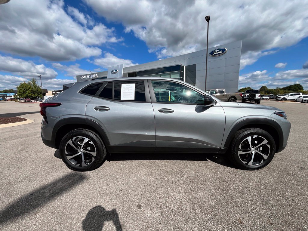 Used 2026 Chevrolet Trax RS FWD image 7