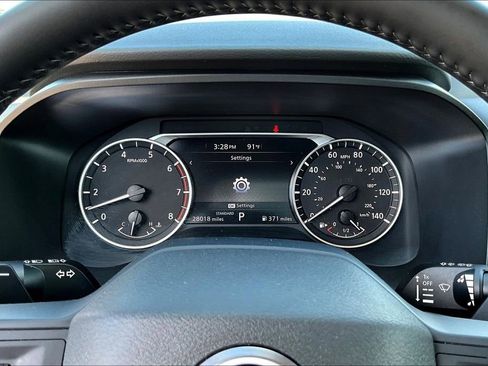 Used 2025 Nissan Rogue SV FWD image 15