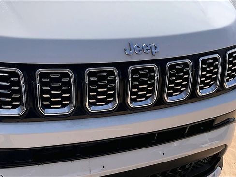 Used 2025 Jeep Compass Limited AWD/4WD image 29
