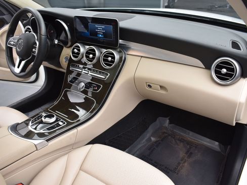 Used 2020 Mercedes-Benz C 300 4MATIC Sedan w/ Premium Package image 7