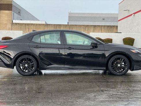 Certified 2025 Toyota Camry SE FWD image 6