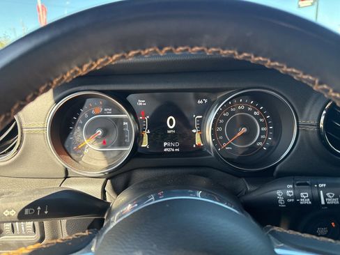 Used 2021 Jeep Wrangler Unlimited Sahara image 25