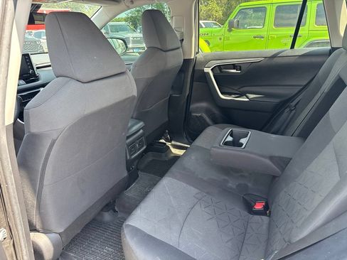 Used 2021 Toyota RAV4 XLE w/ Convenience Package AWD/4WD image 13