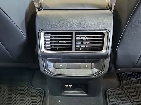 New 2026 Volkswagen Atlas Cross Sport SEL AWD/4WD image 18