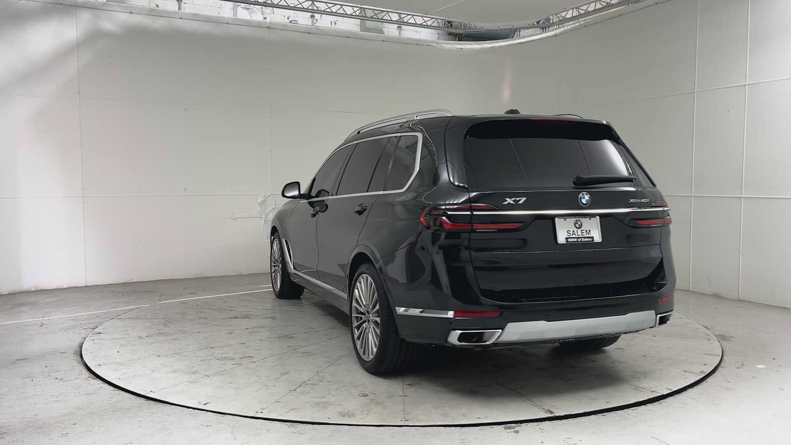 Used 2023 BMW X7 xDrive40i w/ Premium Package AWD/4WD image 2