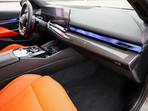 Used 2025 BMW M5 w/ Carbon Package image 29
