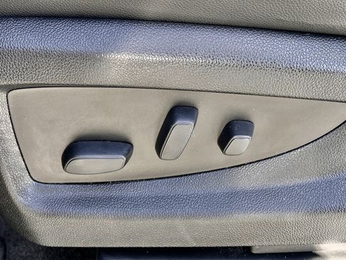 Used 2020 Chevrolet Suburban LT image 21