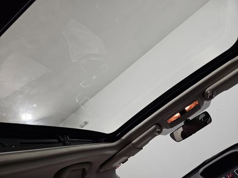 Used 2017 Subaru Forester 2.5i Touring w/ Popular Package #2 image 21