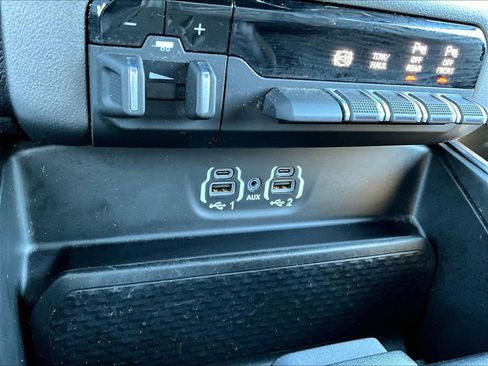 Used 2022 RAM 3500 Laramie w/ Night Edition AWD/4WD image 17