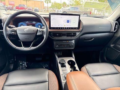 Certified 2025 Ford Bronco Sport Outer Banks w/ Outer Banks Tech Package+ AWD/4WD image 6