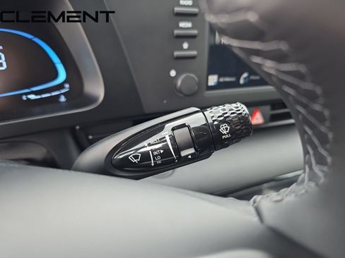 Certified 2025 Hyundai Elantra Sport FWD image 18
