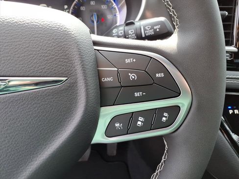 New 2026 Chrysler Pacifica Select image 21