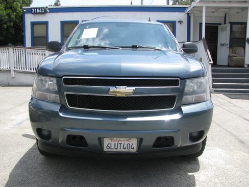 Used 2010 Chevrolet Suburban LS RWD image 3