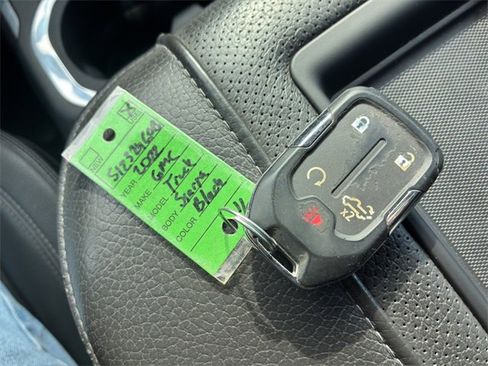 Certified 2022 GMC Sierra 1500 Denali w/ Denali Premium Package image 23