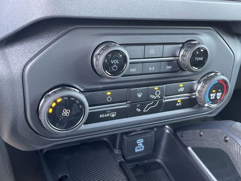 New 2025 Ford Bronco Badlands image 25