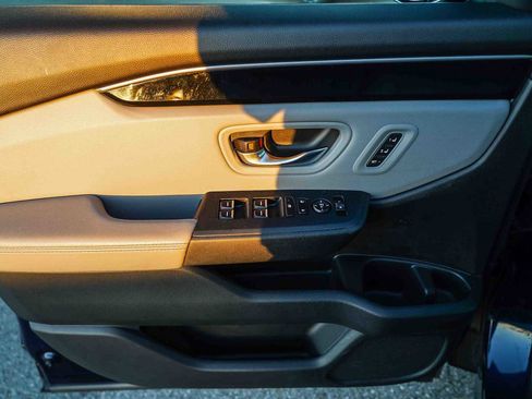 Certified 2025 Honda Pilot EX-L image 19