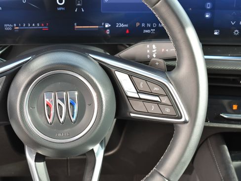 Used 2025 Buick Envision Preferred image 16