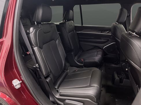 New 2026 Jeep Grand Cherokee L Limited w/ Luxury Tech Group II AWD/4WD image 32