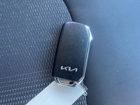 Certified 2023 Kia Niro EX image 25