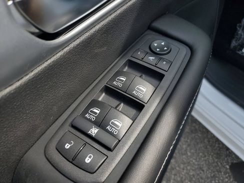 New 2026 Chrysler Pacifica Limited w/ S Appearance Package FWD image 22