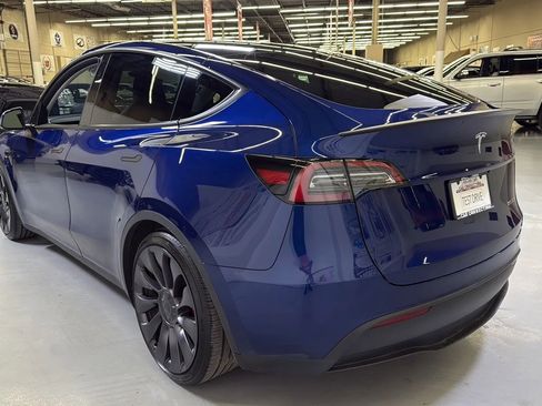 Used 2024 Tesla Model Y Performance AWD/4WD image 7
