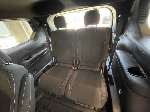 Used 2024 Jeep Grand Cherokee L Laredo RWD image 17