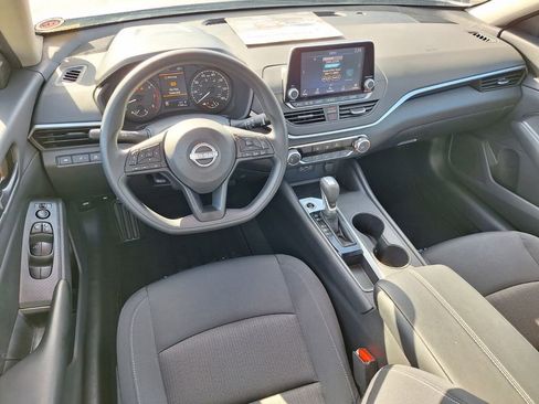 Used 2025 Nissan Altima 2.5 S image 11