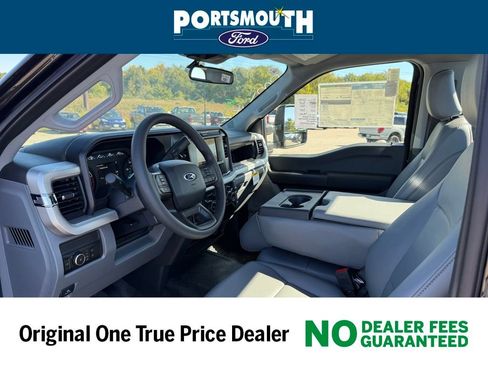 New 2025 Ford F250 XL w/ XL Chrome Package image 3