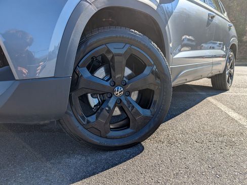 Used 2025 Volkswagen Taos SEL w/ Black Wheel Plus Package image 36