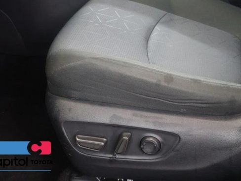 Used 2025 Toyota RAV4 XLE AWD/4WD image 12