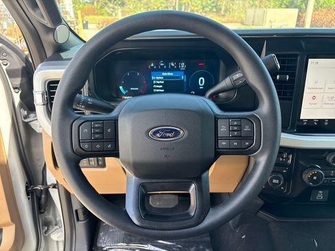 New 2026 Ford F250 XLT w/ XLT Premium Package AWD/4WD image 16