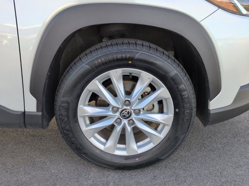 Used 2023 Toyota Corolla Cross LE image 9