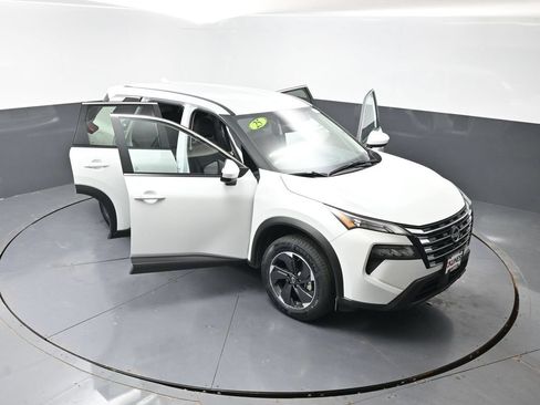 Used 2025 Nissan Rogue SV AWD/4WD image 58