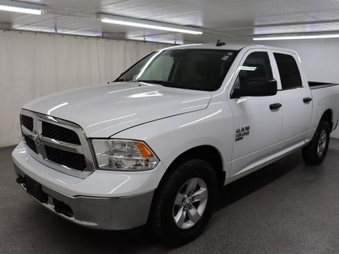 Used 2022 RAM 1500 Classic SLT w/ Electronics Group AWD/4WD image 3