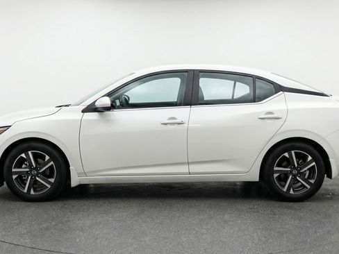 Used 2025 Nissan Sentra SV image 5
