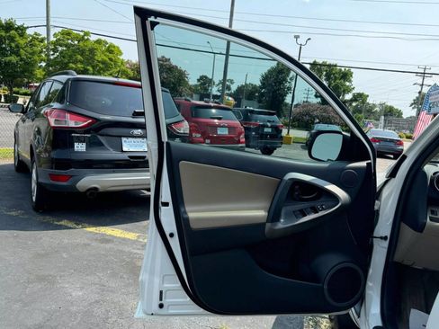 Used 2012 Toyota RAV4 Limited image 11