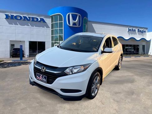 Used 2018 Honda HR-V LX image 1