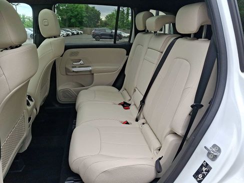 Used 2026 Mercedes-Benz GLB 250 4MATIC image 8