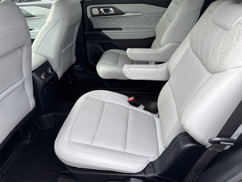 Used 2025 Ford Explorer Platinum w/ LUX Leather Package image 20